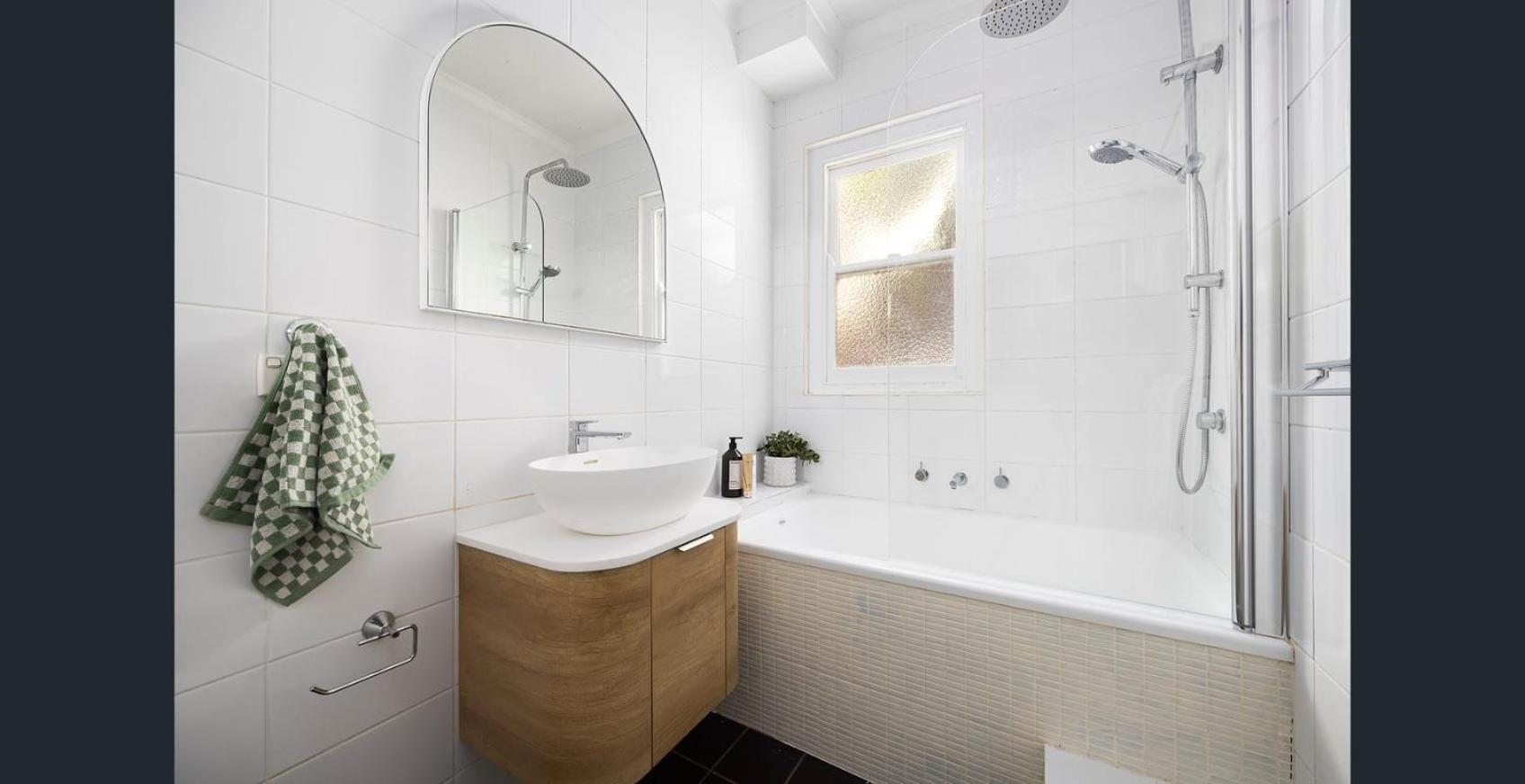 Tranquil Hidden Bondi Gem - 3 Bedroom Sydney